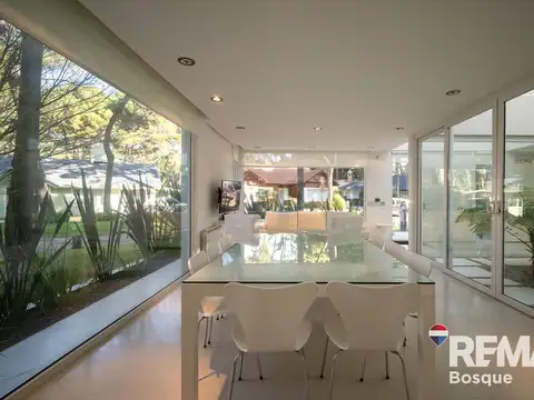 Casa 5 ambientes con 3 baños