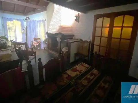 Casa 5 ambientes con 1 baño