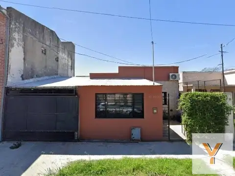 Casa en venta - 2 Dormitorios 1 Baño - Zarate