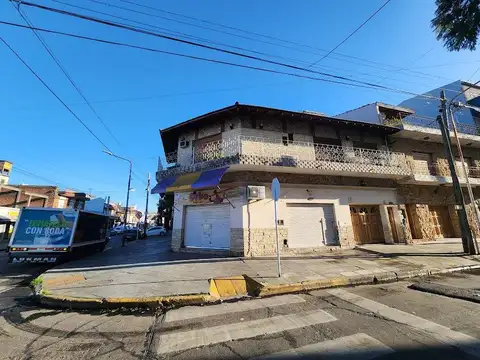 Local en Venta en Villa Luzuriaga, USD 800.000