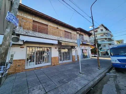 Local en Venta en Villa Luzuriaga, USD 800.000