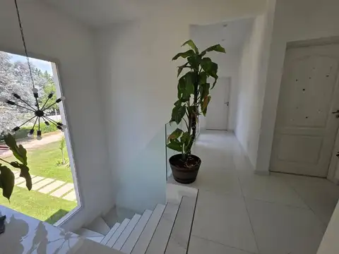 VENTA CASA 6 AMB BARRIO LAS CASUARINAS PILAR PERMU