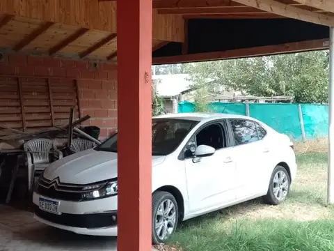 CASA QUINTA 3 AMBIENTES AMPLIOS 840 MTS 2 APROX.PARRILLA CON HORNO DE BARRO PARQUE Y PILETA  LA REJA