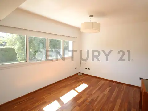 Casa en venta en Villa Elisa, 3 dormitorios, parque y pileta  suite con vestidor