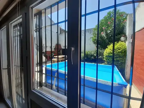 Casa 5 ambientes con 2 baños