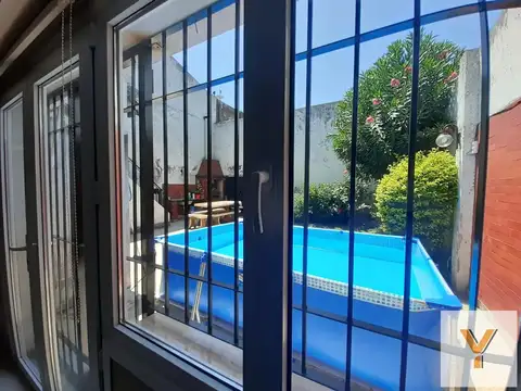 Casa 5 ambientes con 2 baños