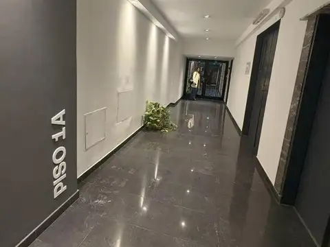 Oficina en Venta con 2 cocheras