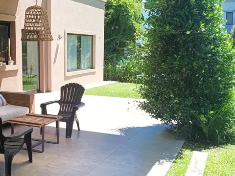 Casa en Alquiler Temporal en Bella Vista, USD 3.500