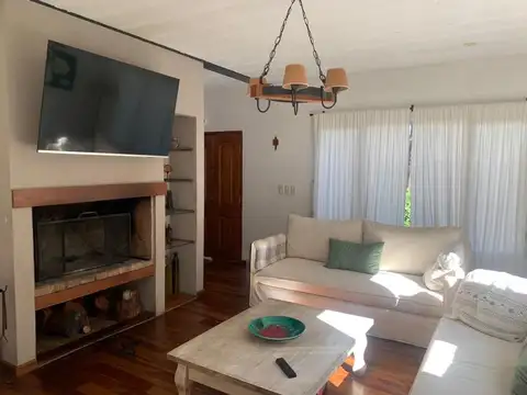 MUY LINDA CASA EN LA PEREGRINA