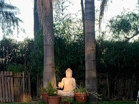 MUY LINDA CASA EN LA PEREGRINA
