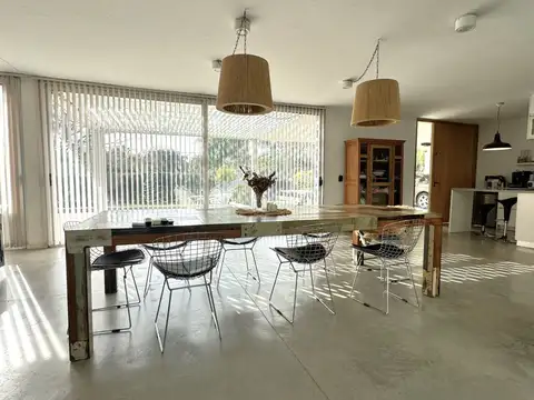 SE VENDE CASA PREMIUM EN COLASTINE