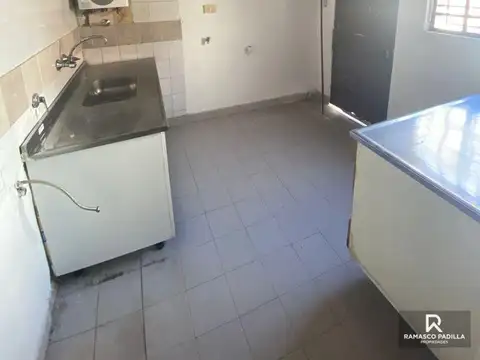Casa en Alquiler con 1 cochera
