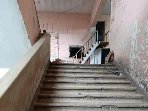 Edicio 4200m2 p/reciclar Santa Cruz y Caseros Distrito Tecno