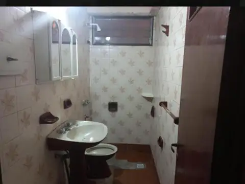 Depto Tipo Casa en Venta 60 años