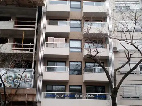 Semipiso de 1 ambiente divisible con balcón - San Telmo