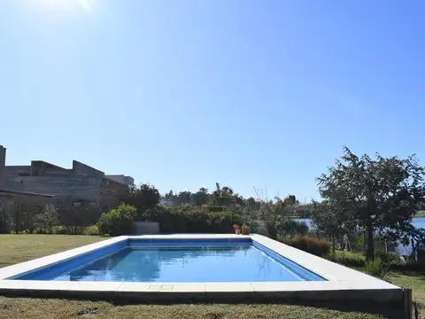 Casa en Venta al Este