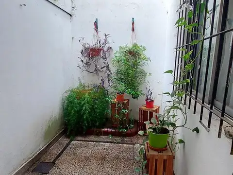 Depto Tipo Casa en Venta 50 años