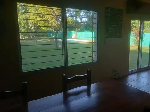 Casa en Alquiler con 1 cochera