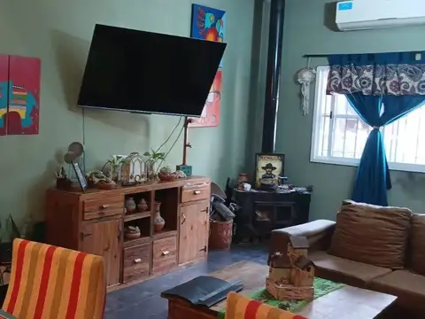 Casa 4 ambientes con 1 baño