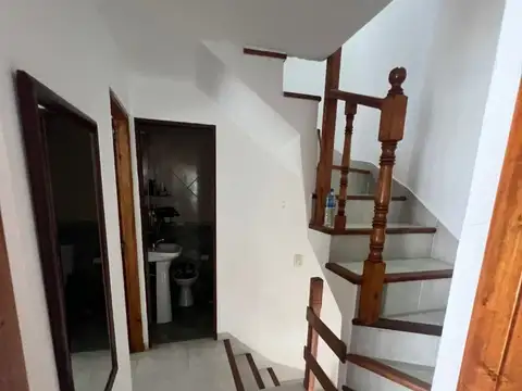 DUPLEX - 3 DORMITORIOS + COCHERA - PATIO  