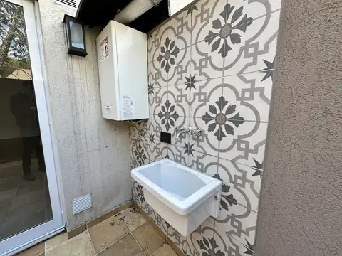 Jose L Cabezon 2800, Piso 1