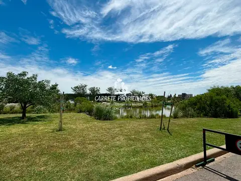 Terreno / Lote en venta con ubicación interna. Barrio San Ramon. Pilar del Este 100