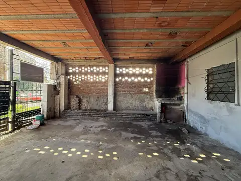 Casa 3 ambientes con 1 baño