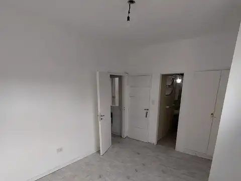 VENTA OPORTUNIDAD  AMBIENTE DE 50 M2  MUY BUEN PECIO