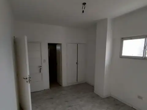 VENTA OPORTUNIDAD  AMBIENTE DE 50 M2  MUY BUEN PECIO