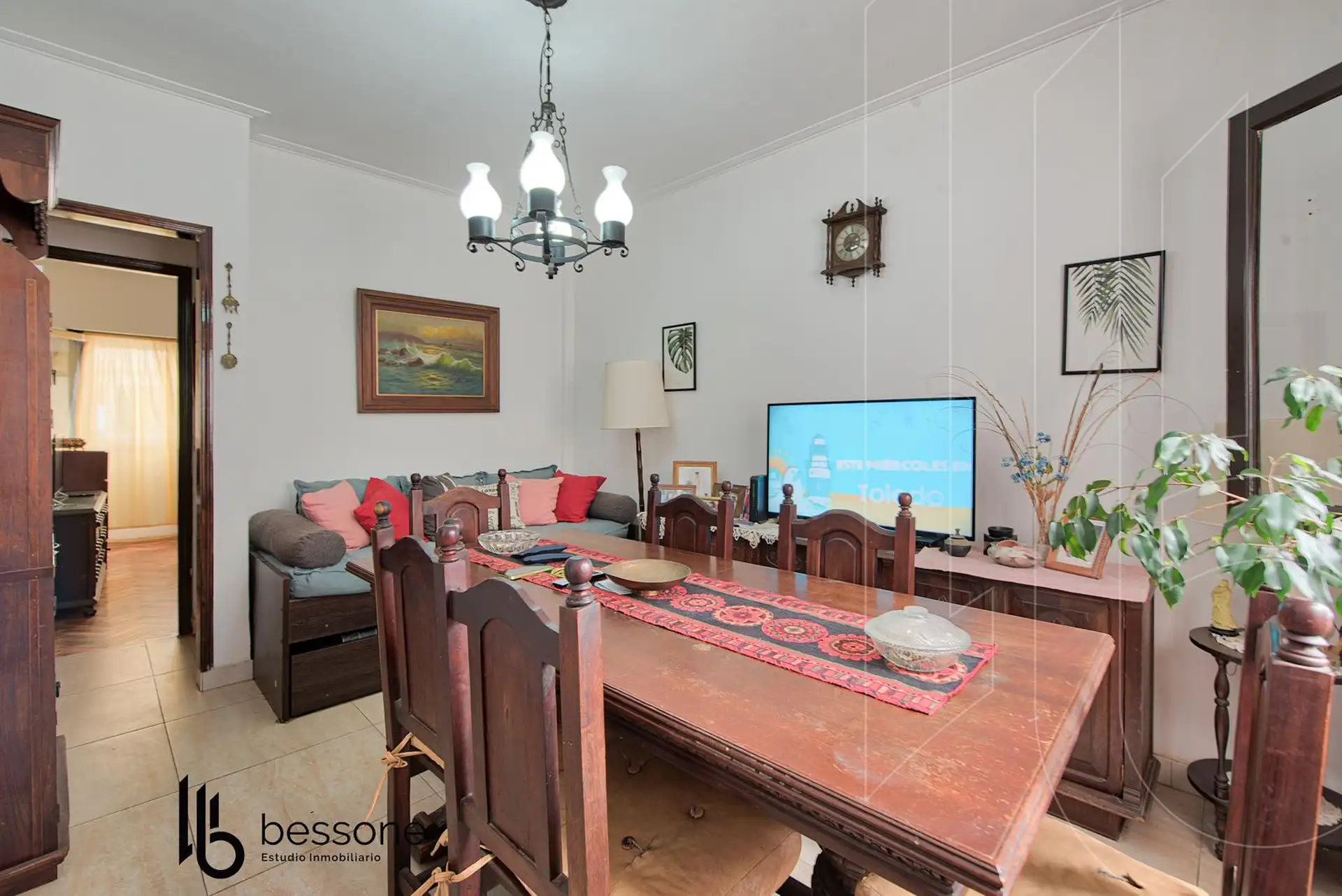 Departamento de 2 ambientes frente a Plaza Colón