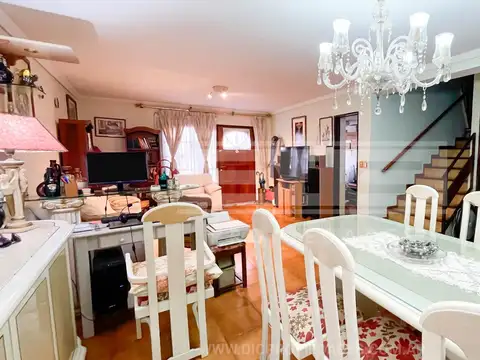 Casa 6 ambientes con 2 baños