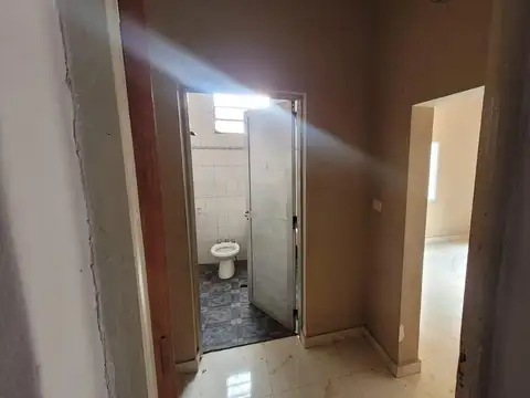 Casa 2 ambientes con 1 baño