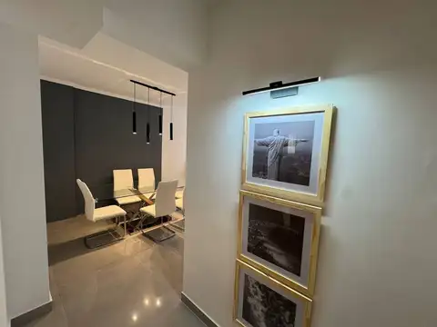 3 AMBIENTES AL FRENTE CON BALCÓN RECICLADO