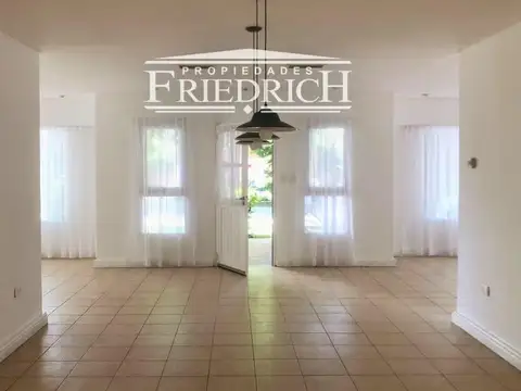 Casa en Alquiler de 3 dormitorios