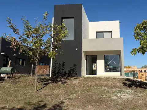 Casa en Venta en Pilar del Este - Santa Elena, USD 190.000
