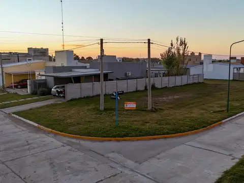 Lote de 300 m2 en Bella Italia