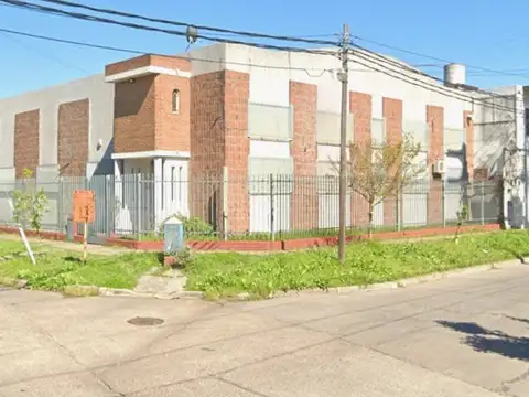 Galpón de 650 m² en venta con montacargas en Loma Hermosa