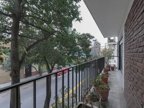Departamento en Villa Gral. Mitre - 3 ambientes y dependencia