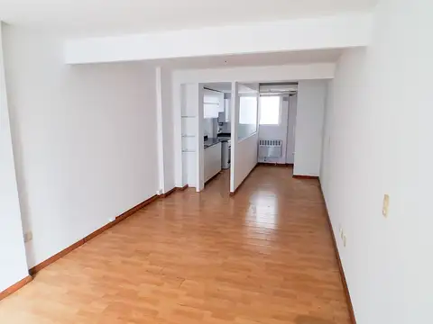 MONOAMBIENTE DIVIDIDO EN ALQUILER ZONA RIO/OROÑO