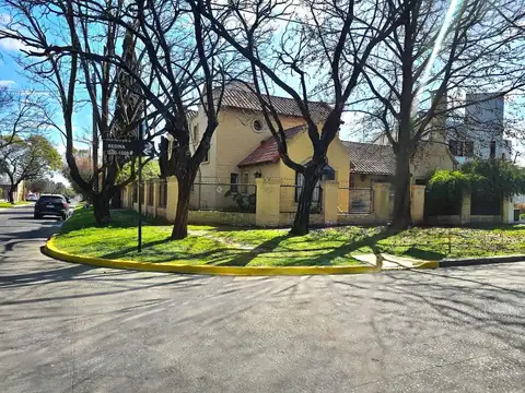Regina Pacini de Alvear 1500