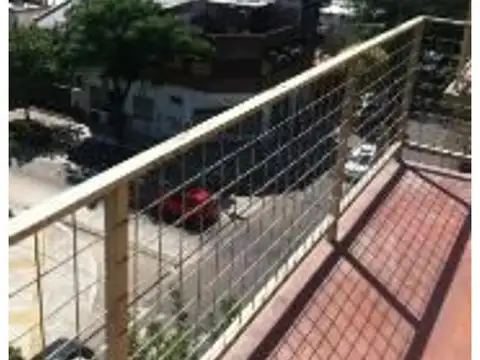 Departamento 2 amb al frente con balcon