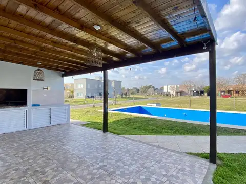 Casa 5 ambientes con 2 baños