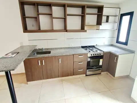 Espectacular Dúplex en Castelar de 50 Mts