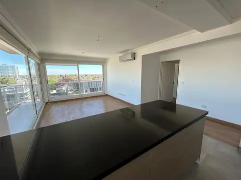 Venta departamento de 3 ambientes con cochera y amenities en Martinez