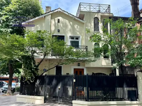 Unica! Casa 4 amb + escritorio. En la esquina mas linda!