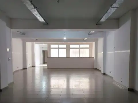 Salón 240m² 1 cuadra subte