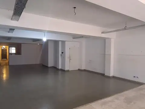 Local en Alquiler en Villa Urquiza, $ 2.400.000