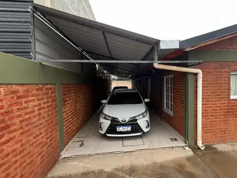 Casa 6 ambientes con 2 baños