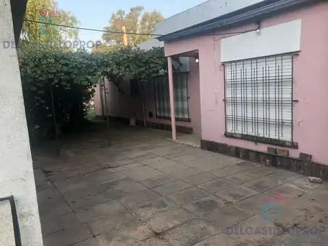 Casa con local comercial sobre Ruta 8, Fátima – Pilar
