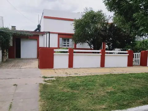 VENTA / CASA / HOSPEDAJE / MOISES VILLE